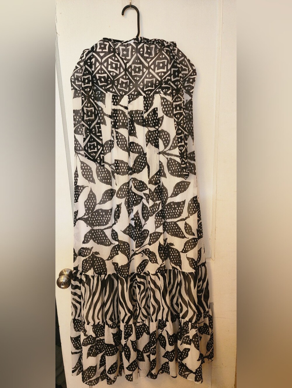 White House Black Market Monochrome Patterned Skirt